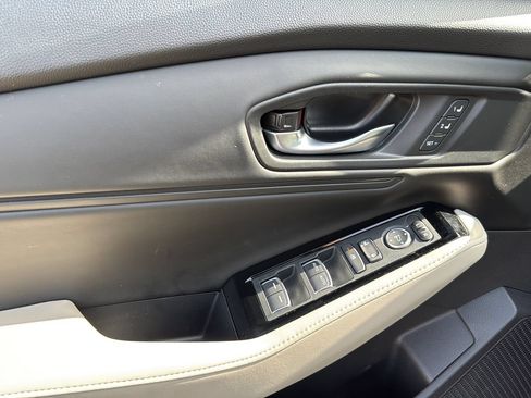 Used 2023 Honda Accord Touring image 9