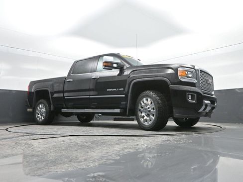 Used 2016 GMC Sierra 2500 Denali w/ Duramax Plus Package image 36
