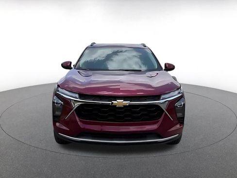 Used 2025 Chevrolet Trax LT w/ LT Convenience Package FWD image 4