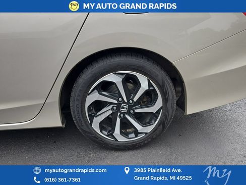 Used 2017 Honda Accord EX-L image 30