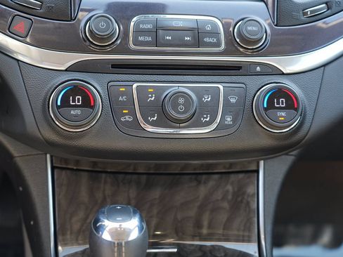 Used 2015 Chevrolet Impala LT FWD image 23