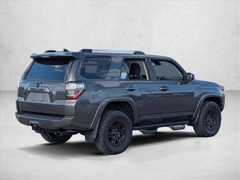 Used 2022 Toyota 4Runner SR5 image 5
