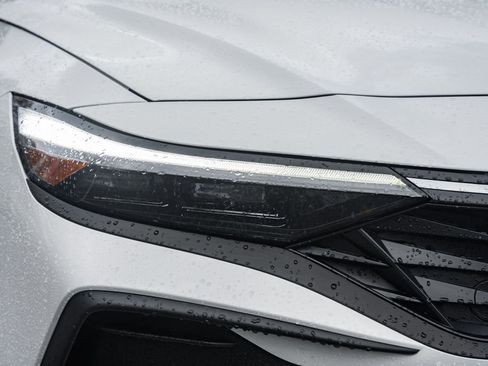 Certified 2025 Hyundai Elantra Sport image 10