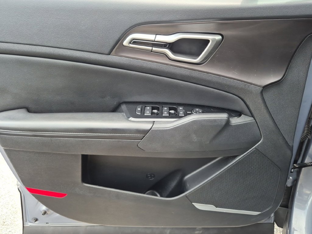 Used 2024 Kia Sportage EX FWD image 34