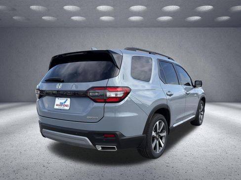 Used 2024 Honda Pilot Touring image 5