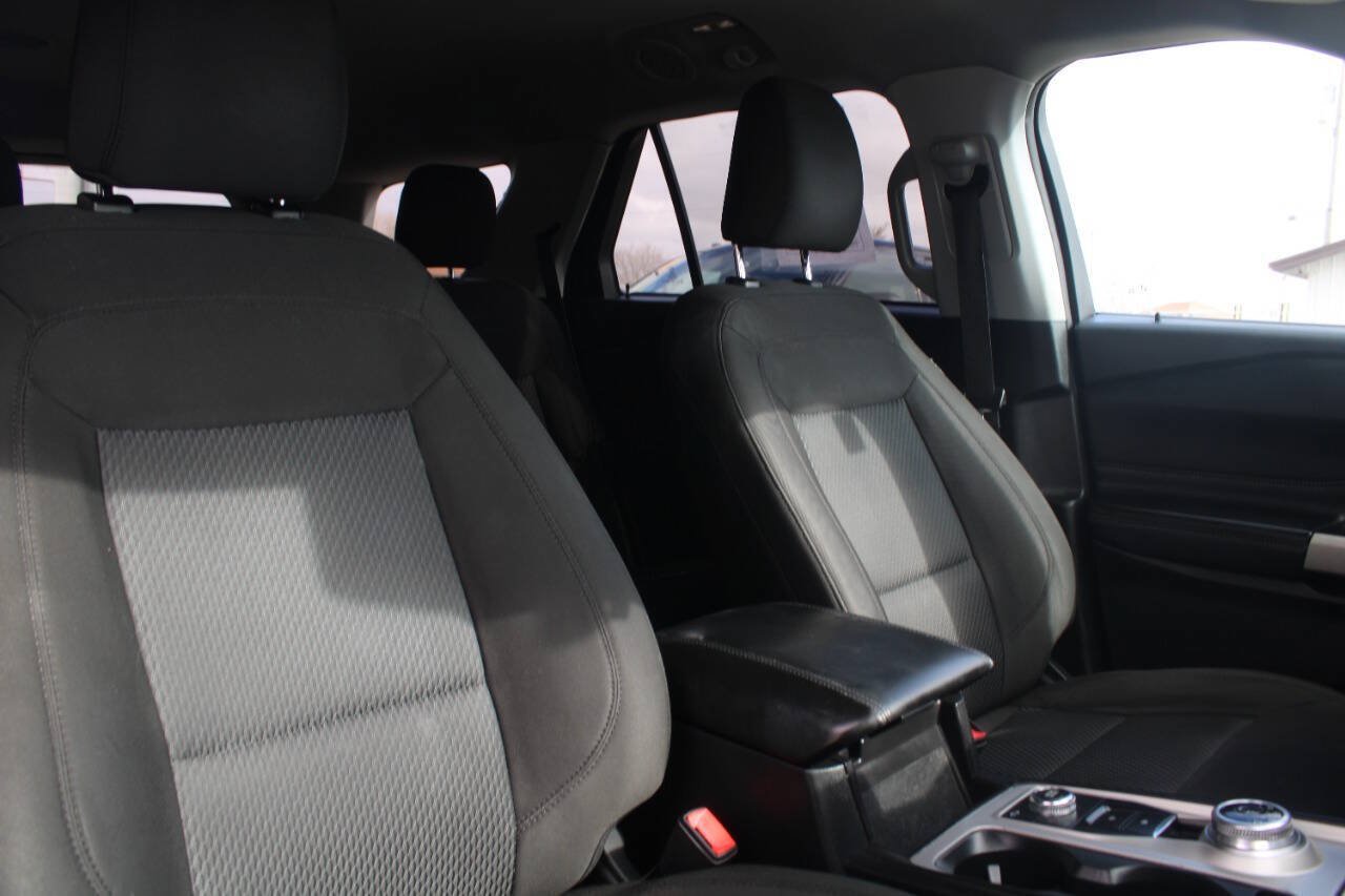 Used 2022 Ford Explorer XLT AWD/4WD image 14