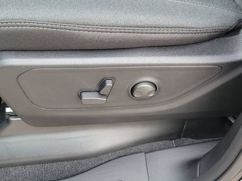 New 2026 RAM 1500 4x4 Crew Cab image 16