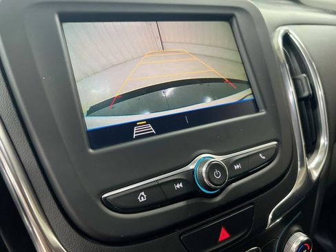Used 2021 Chevrolet Equinox LT FWD image 14