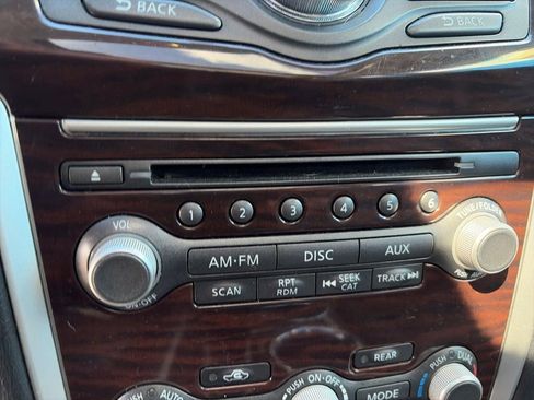 Used 2014 Nissan Pathfinder SL w/ SL Premium Package AWD/4WD image 22