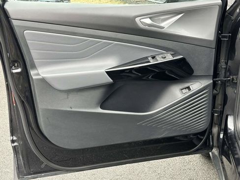 Used 2023 Volkswagen ID.4 Pro S Plus image 8