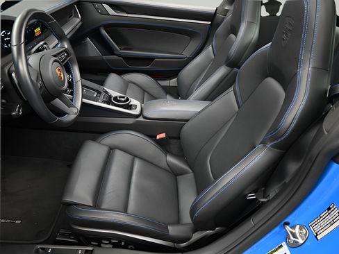 Certified 2022 Porsche 911 Targa 4S AWD/4WD image 6