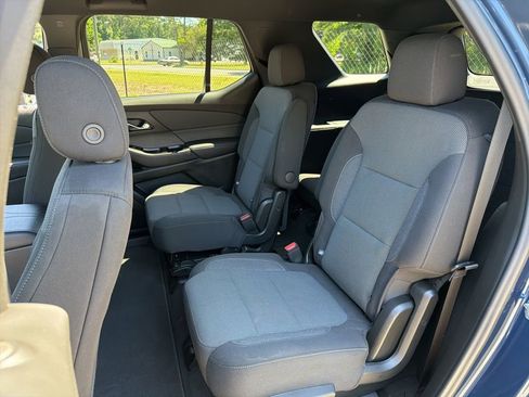 Used 2023 Chevrolet Traverse LT AWD/4WD image 19