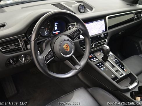 Used 2023 Porsche Macan image 12