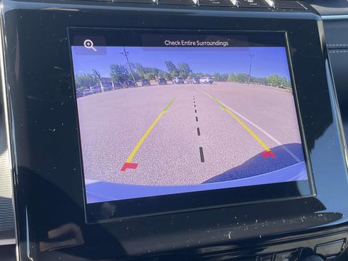 Used 2024 Jeep Grand Cherokee Altitude image 4