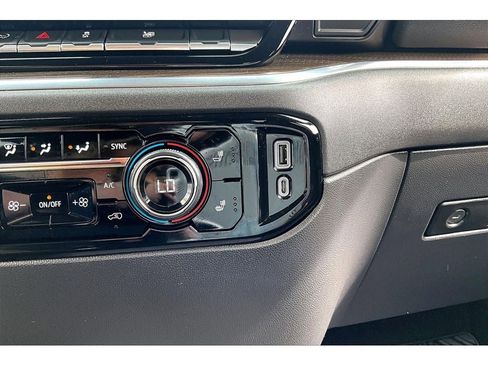 Used 2023 Chevrolet Silverado 1500 LT AWD/4WD image 27