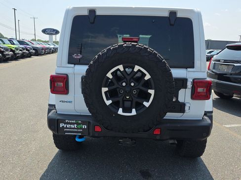 Used 2024 Jeep Wrangler Unlimited Rubicon 4xe AWD/4WD image 9