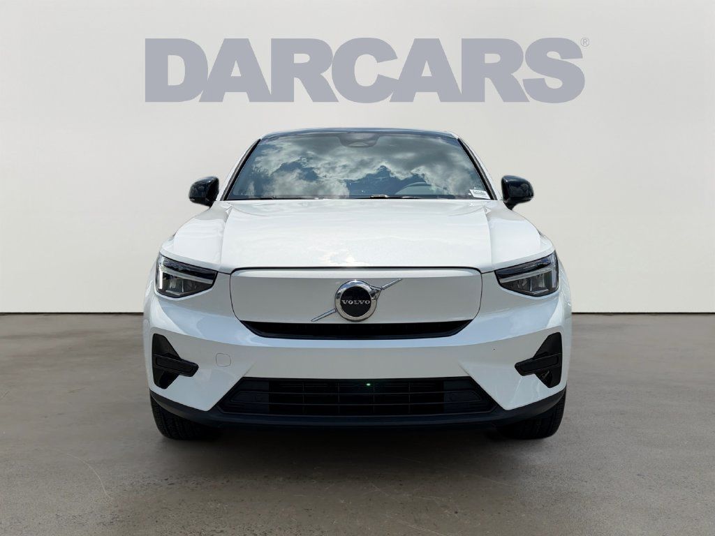 Used 2023 Volvo C40 Recharge Core AWD/4WD image 2