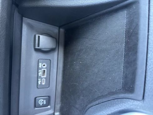 Used 2025 Nissan Sentra SV FWD image 17
