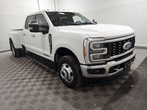Used 2023 Ford F350 Lariat w/ Lariat Ultimate Package AWD/4WD image 5