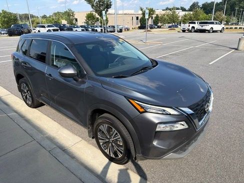 Used 2023 Nissan Rogue SV FWD image 8
