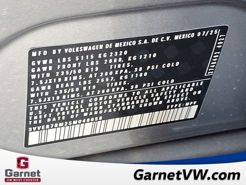 New 2025 Volkswagen Tiguan SE image 9