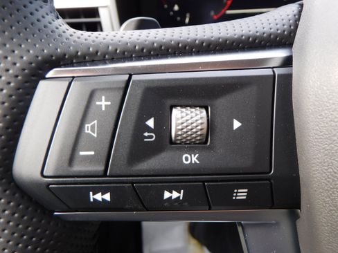 New 2025 Mitsubishi Outlander SE image 16