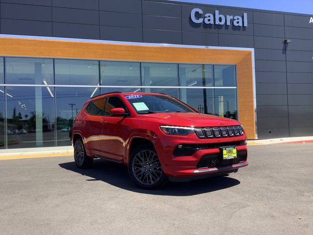 Used 2022 Jeep Compass Limited w/ (RED) Package AWD/4WD image 2