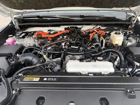 Used 2025 Toyota 4Runner 4WD image 12