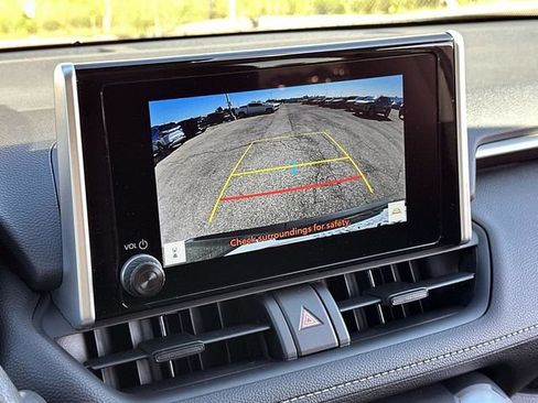 Used 2025 Toyota RAV4 LE AWD/4WD image 27