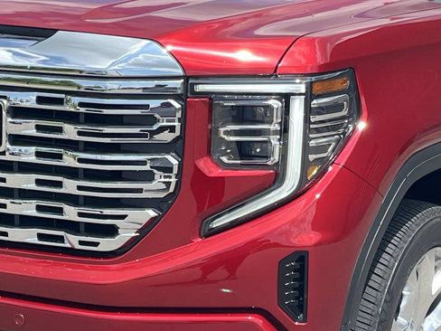 Used 2024 GMC Sierra 1500 Denali AWD/4WD image 9