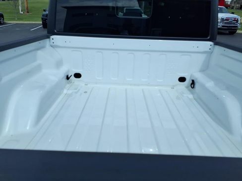 Used 2022 Jeep Gladiator Mojave AWD/4WD image 18