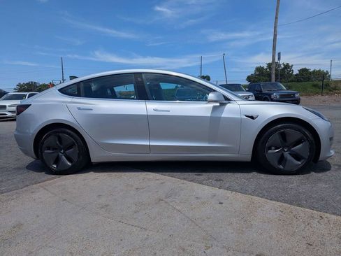 Used 2018 Tesla Model 3 Mid Range RWD image 4