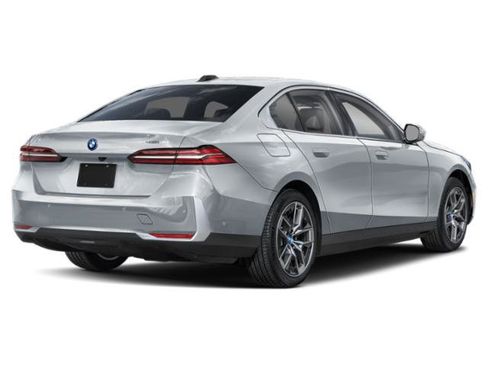 Used 2026 BMW i5 eDrive40 w/ M Sport Package RWD image 2