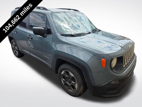 Used 2017 Jeep Renegade Sport FWD image 2