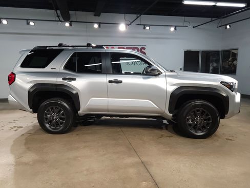 Certified 2025 Toyota 4Runner SR5 AWD/4WD image 8