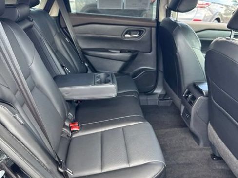 Certified 2023 Nissan Rogue SV w/ SV Premium B Package AWD/4WD image 17