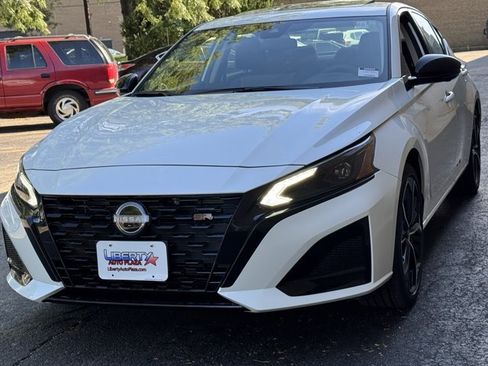 New 2026 Nissan Altima 2.5 SR w/ SR Premium Package FWD image 33