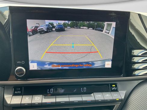 Used 2025 Toyota Camry SE FWD image 25