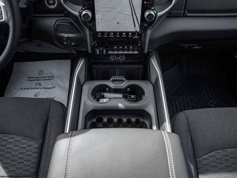 New 2026 RAM 2500 Big Horn AWD/4WD image 31