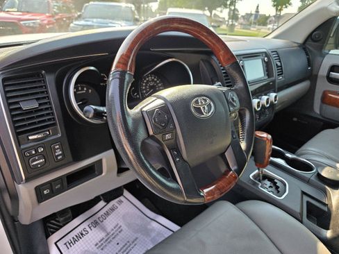 Used 2018 Toyota Sequoia Platinum AWD/4WD image 8