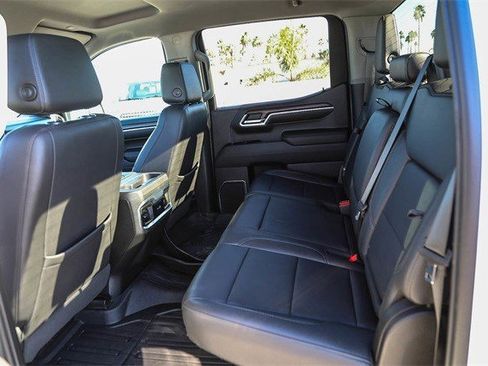 Used 2022 GMC Sierra 1500 SLT image 18