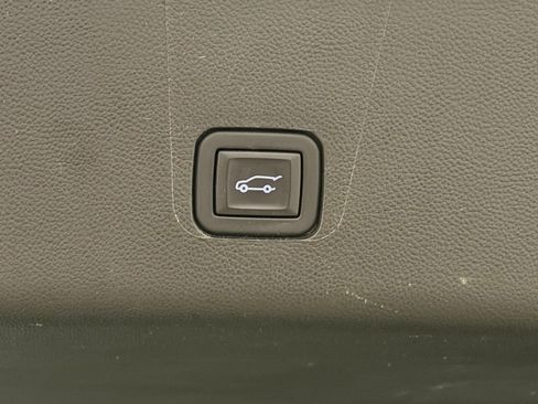 Certified 2023 Chevrolet Traverse RS w/ LPO, Floor Liner Package image 31