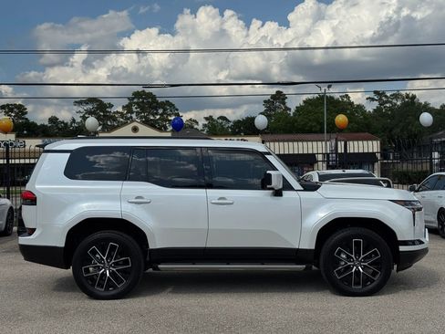 Used 2026 Lexus GX 550 w/ Accessory Package (2T) AWD/4WD image 11