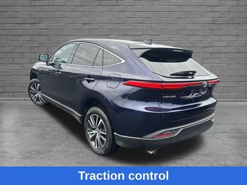 Used 2024 Toyota Venza LE AWD/4WD image 7