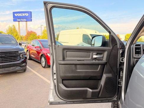 Used 2019 RAM 2500 Tradesman w/ Safety Group AWD/4WD image 24