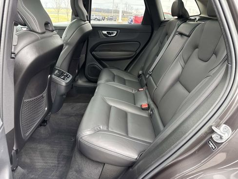 Used 2023 Volvo XC60 B5 Ultimate w/ Climate Package image 22