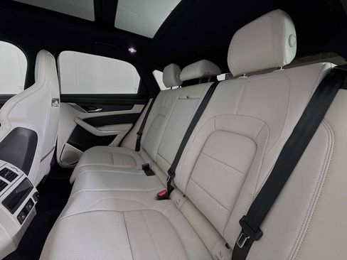 New 2025 Jaguar F-PACE R-Dynamic S image 22