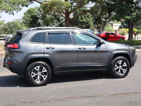 Used 2016 Jeep Cherokee Trailhawk w/ Cold Weather Group AWD/4WD image 4