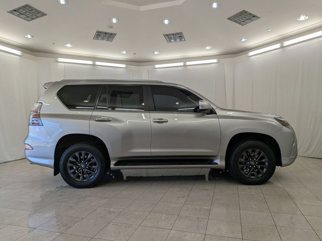 Used 2022 Lexus GX 460 Premium w/ Premium Package AWD/4WD image 11