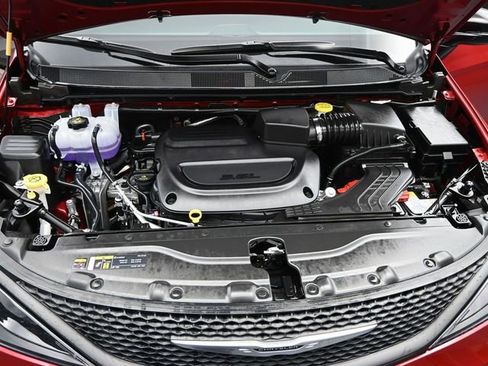 New 2025 Chrysler Voyager LX image 42